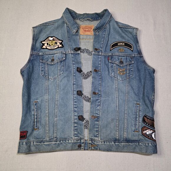 Vintage Levis 70507 Trucker Cutoff Vest Jacket Mens 2XL Biker Patches And Pins - Picture 1 of 12